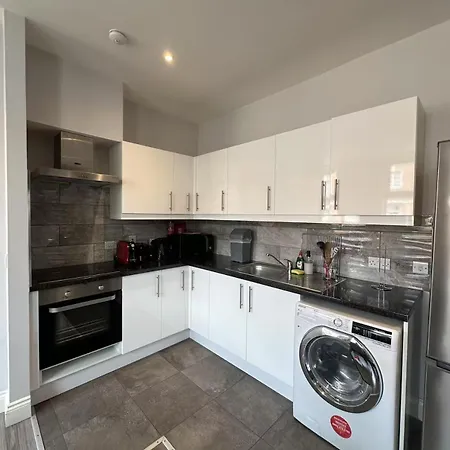 Abbey Apartment *