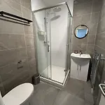 Abbey Apartment *