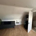Abbey Apartment *