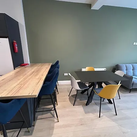 Abbey Apartment *